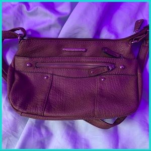 Jaclyn Smith purse